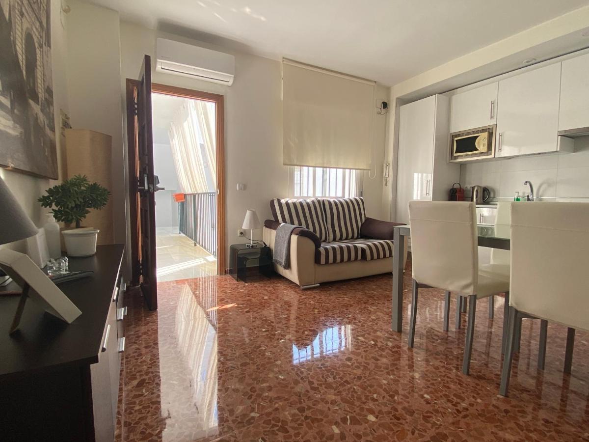 Apartment Wall Center - Aloha Sevilla Luaran gambar