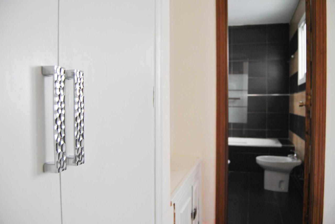 Apartment Wall Center - Aloha Sevilla Luaran gambar