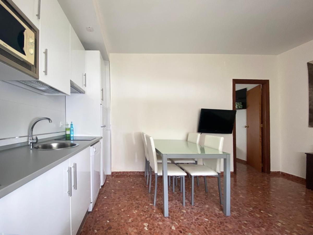 Apartment Wall Center - Aloha Sevilla Luaran gambar