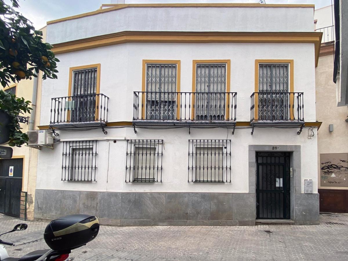 Apartment Wall Center - Aloha Sevilla Luaran gambar
